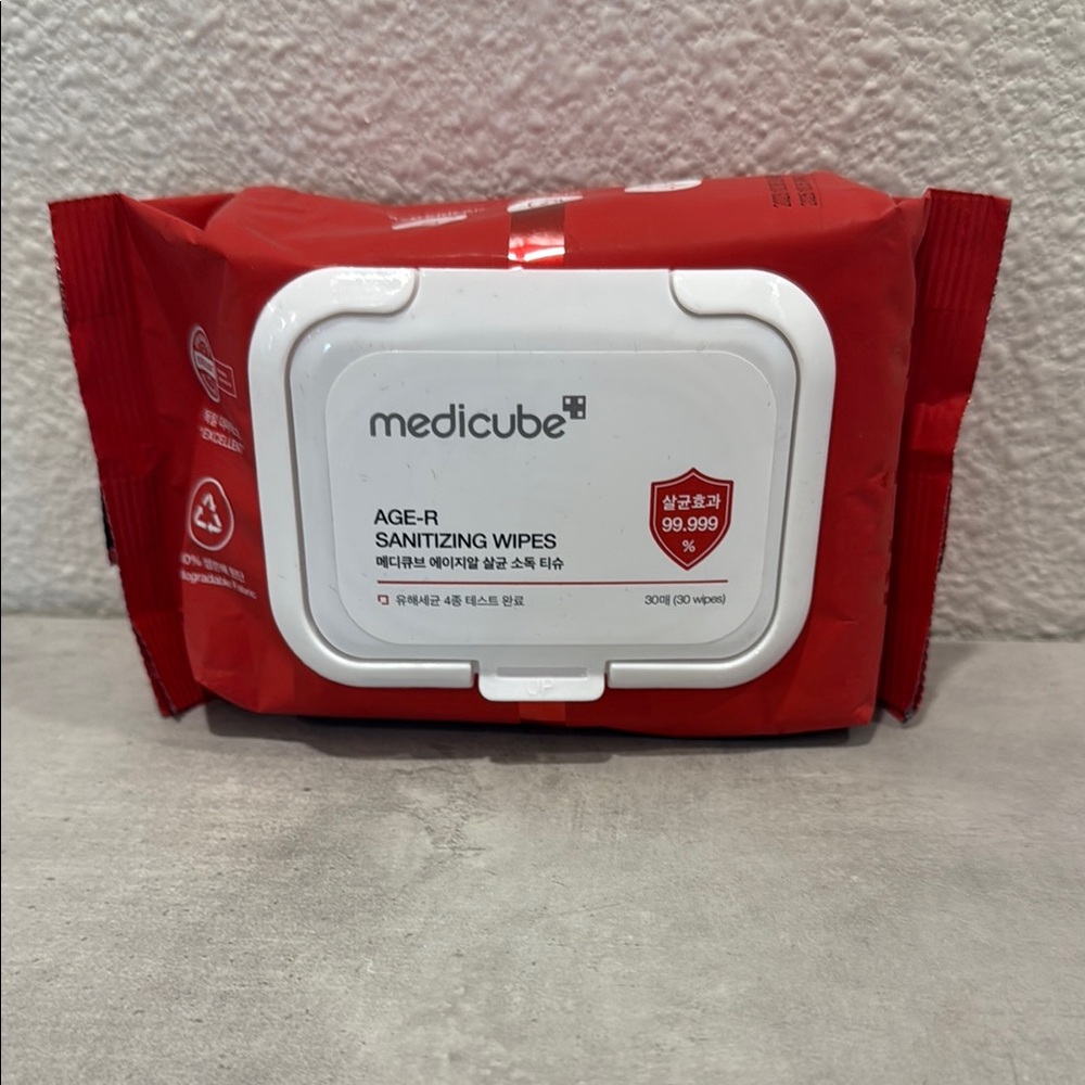 Medicube Sanitizing Wipes Red Pack